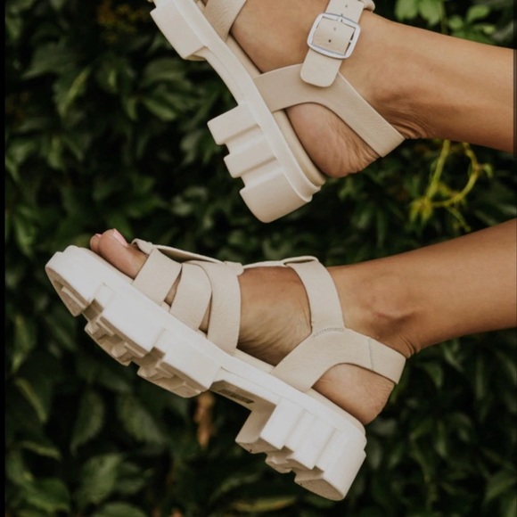 Free People Shoes - Free People Brooks Fisherman Sandal Chalk Color Sz 8 - 8.5